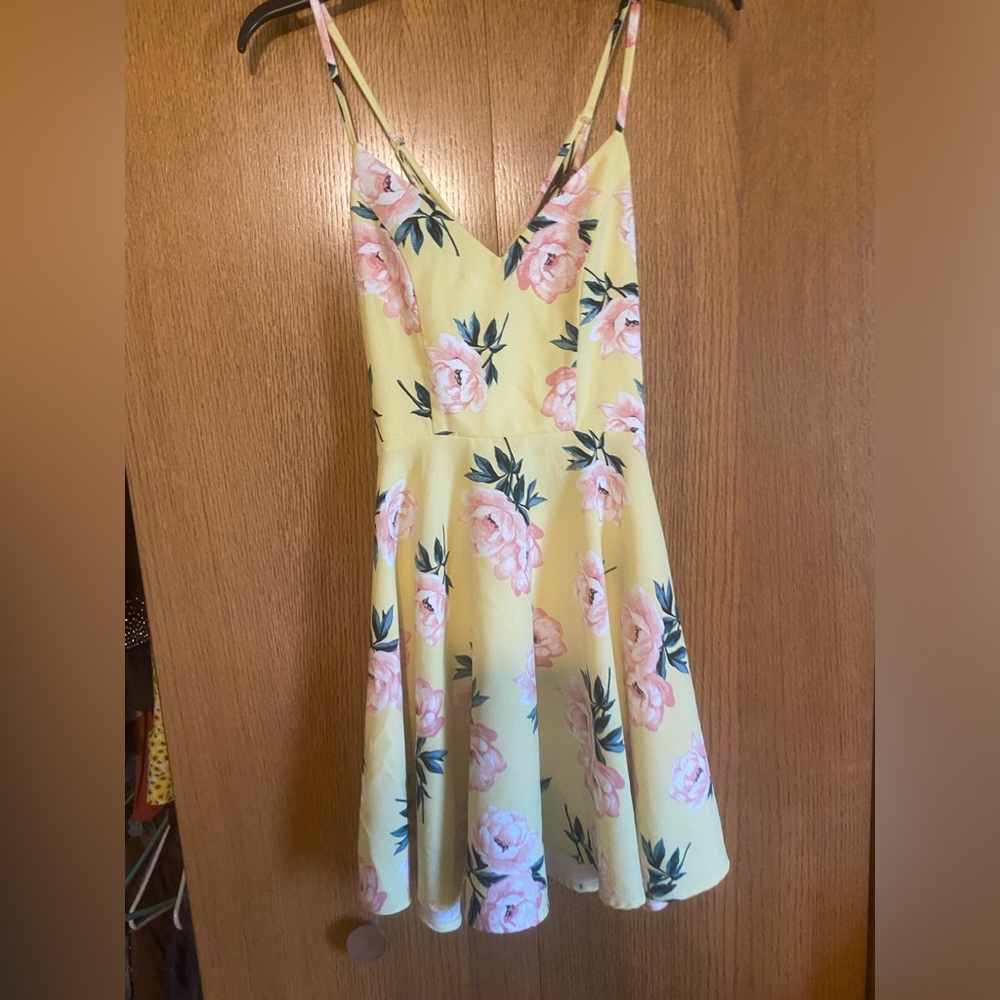 Size small - Yellow floral sundress